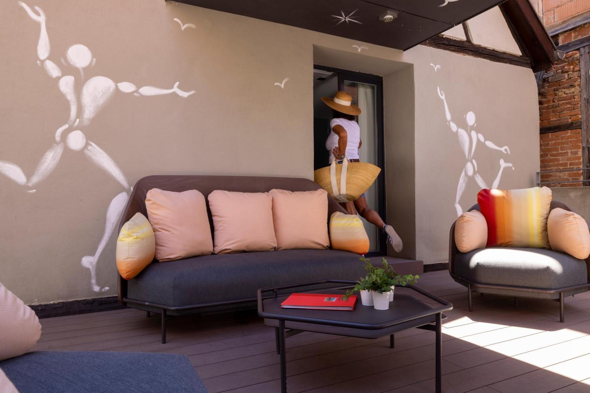 Hotel Le Pavillon 7 โอแบร์เน ภายนอก รูปภาพ