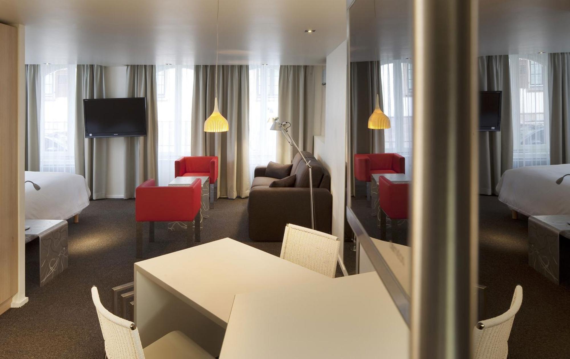 Hotel Le Pavillon 7 โอแบร์เน ภายนอก รูปภาพ